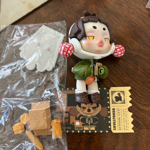 Popmart Skullpanda Action! Cut! Series Vinyl Figure (craft service) - Picture 2 of 5